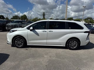 2023 Toyota Sienna thumbnail – Hollywood, FL – 6