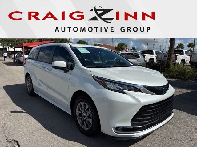 2023 Toyota Sienna XLE 7-Passenger
                                    for sale in Hollywood, FL – photo 1