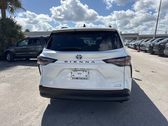 2023 Toyota Sienna XLE 7-Passenger
                                    for sale in Hollywood, FL – photo 4