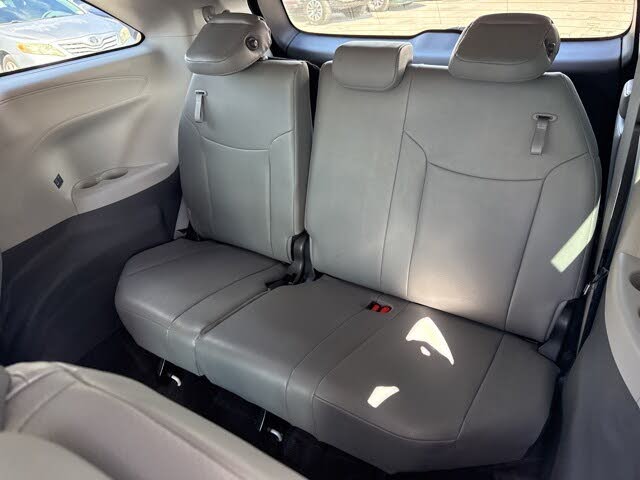 2023 Toyota Sienna XLE 7-Passenger
                                    for sale in Hollywood, FL – photo 13
