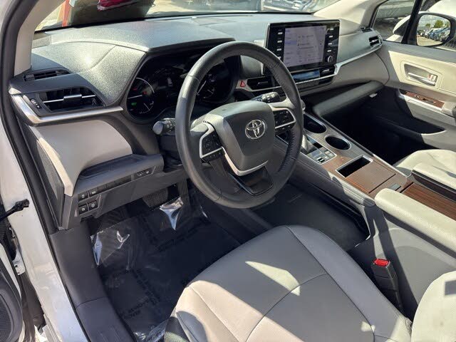 2023 Toyota Sienna XLE 7-Passenger
                                    for sale in Hollywood, FL – photo 10