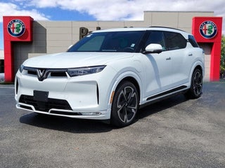 2024 VinFast VF9 thumbnail – Miami, FL – 16