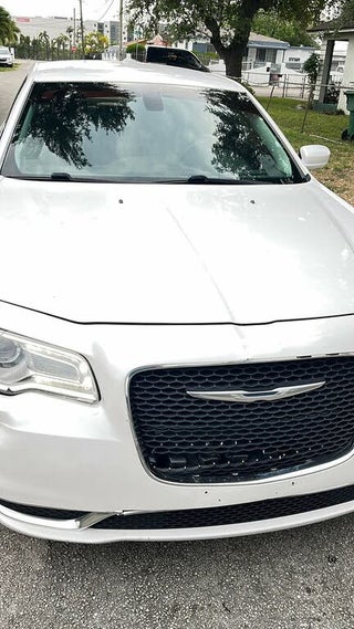 2015 Chrysler 300 thumbnail – Miami, FL – 2