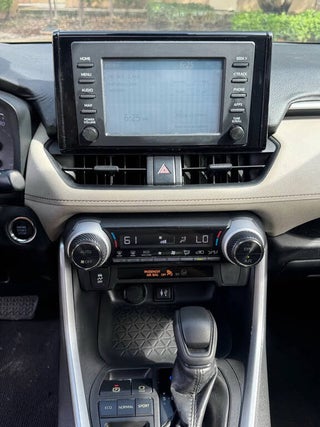 2019 Toyota RAV4 thumbnail – Hollywood, FL – 13