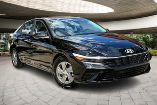 Image of 2025 Hyundai Elantra