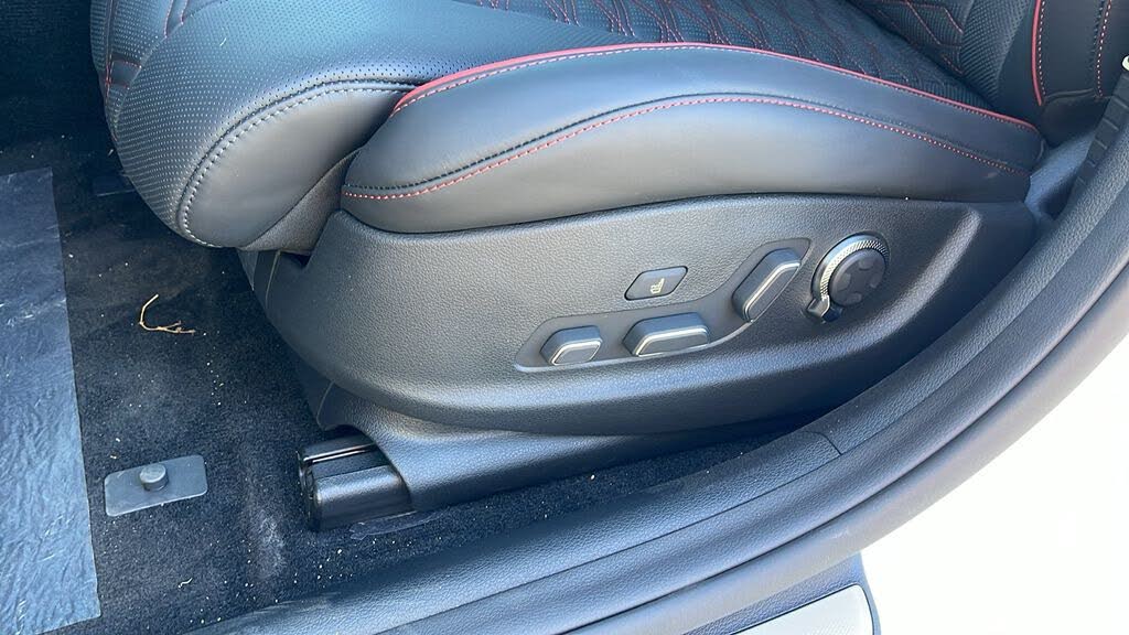 2025 Genesis G80