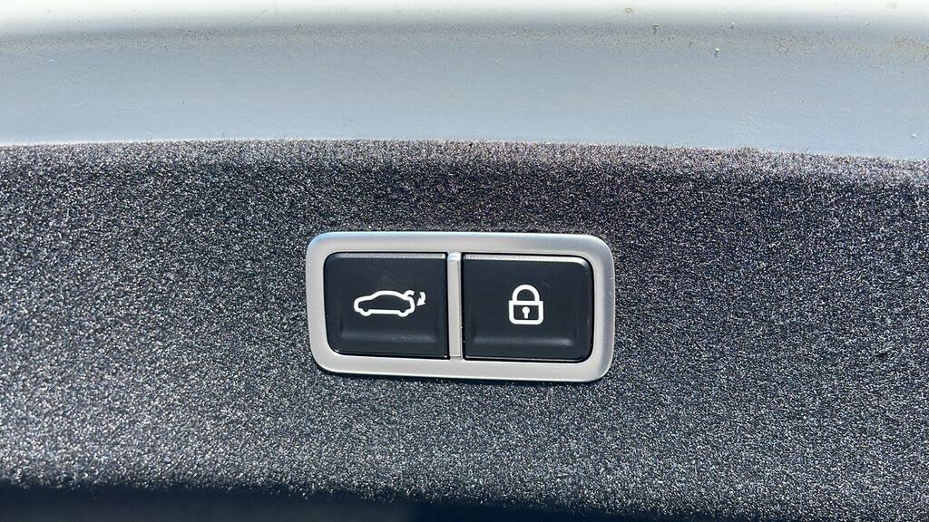 2025 Genesis G80