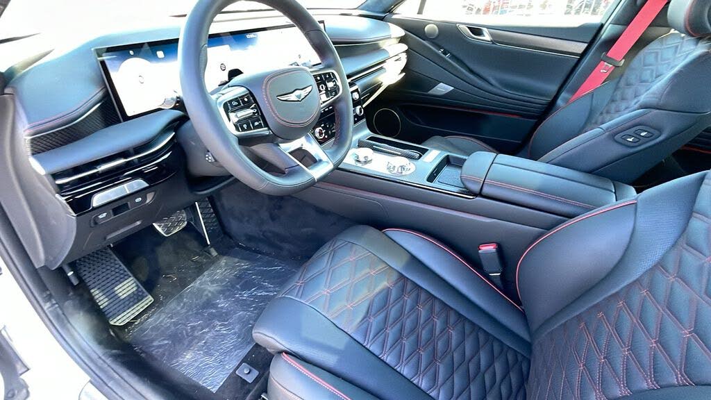 2025 Genesis G80