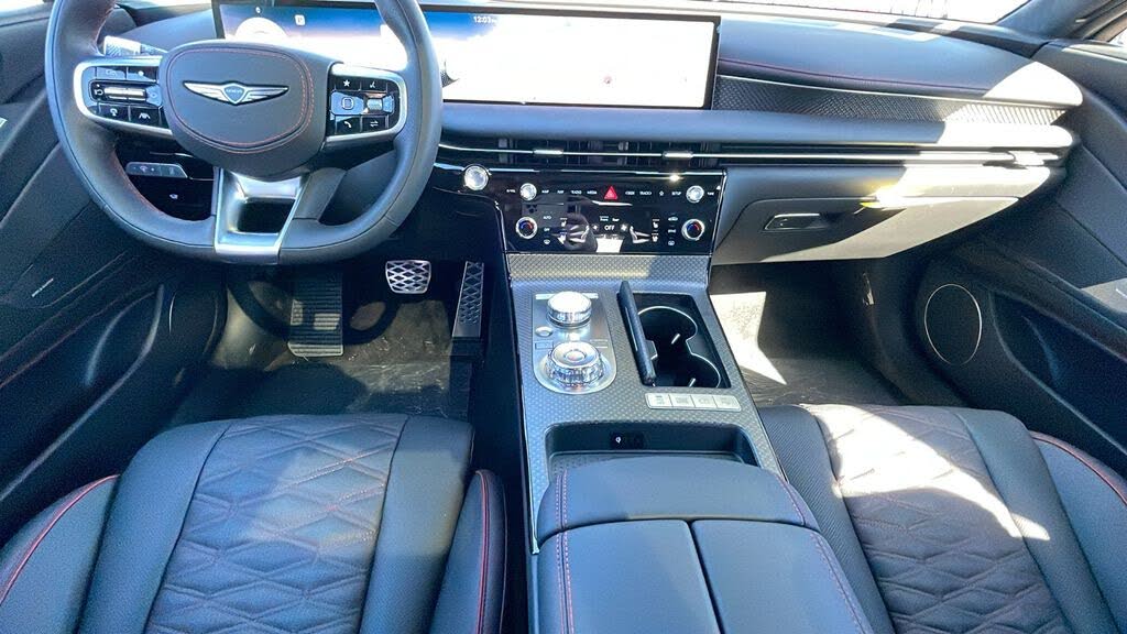 2025 Genesis G80