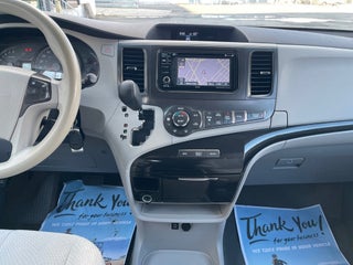 Image of 2014 Toyota Sienna