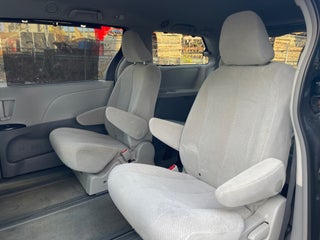 Image of 2014 Toyota Sienna