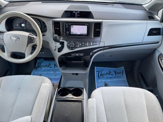 Image of 2014 Toyota Sienna