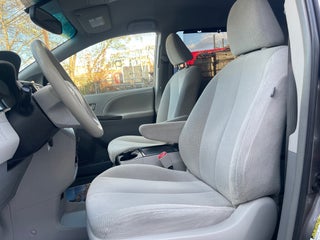 Image of 2014 Toyota Sienna