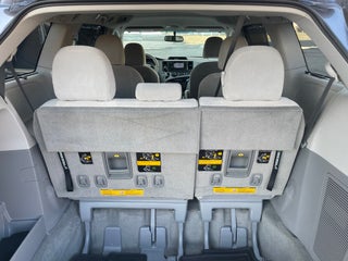 Image of 2014 Toyota Sienna