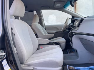 Image of 2014 Toyota Sienna