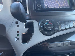 Image of 2014 Toyota Sienna