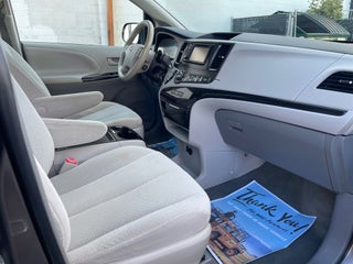 Image of 2014 Toyota Sienna
