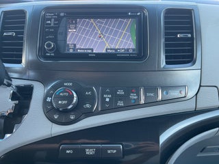Image of 2014 Toyota Sienna