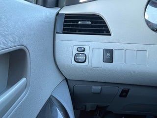 Image of 2014 Toyota Sienna