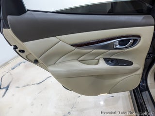 Image of 2015 Infiniti Q70