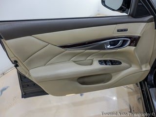 Image of 2015 Infiniti Q70