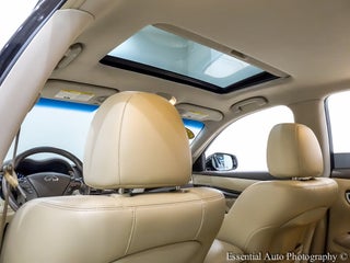 Image of 2015 Infiniti Q70