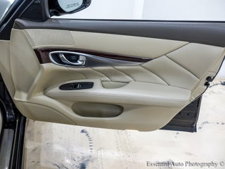Image of 2015 Infiniti Q70