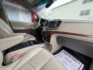 Image of 2011 Toyota Sienna