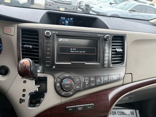 Image of 2011 Toyota Sienna