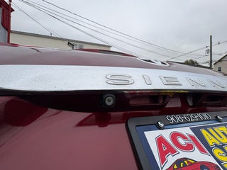 Image of 2011 Toyota Sienna