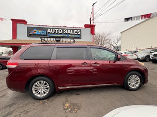 Image of 2011 Toyota Sienna