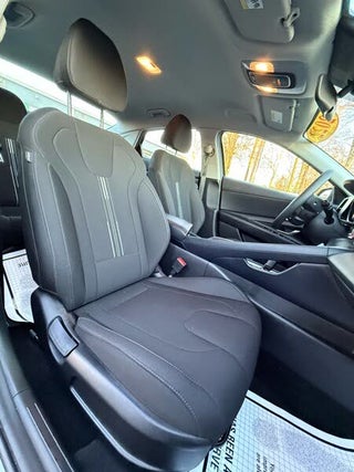 Image of 2022 Hyundai Elantra