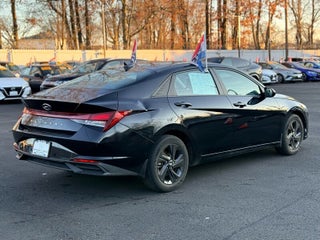 Image of 2022 Hyundai Elantra