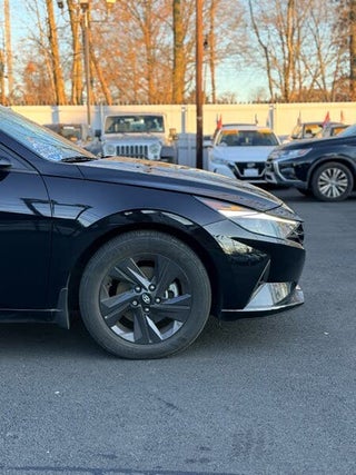 Image of 2022 Hyundai Elantra