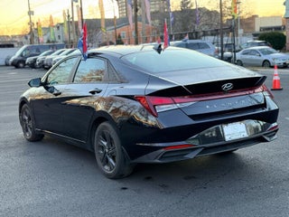 Image of 2022 Hyundai Elantra