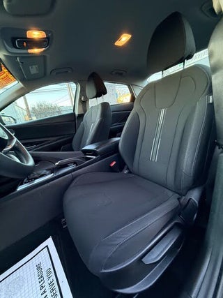 Image of 2022 Hyundai Elantra