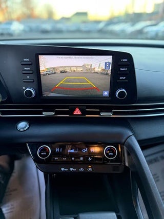 Image of 2022 Hyundai Elantra