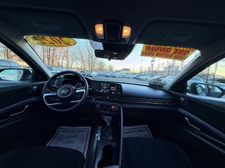 Image of 2022 Hyundai Elantra