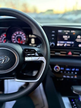 Image of 2022 Hyundai Elantra