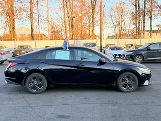 Image of 2022 Hyundai Elantra