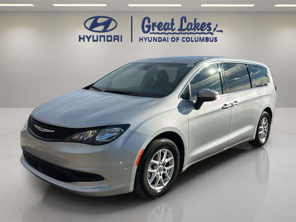2023 Chrysler Voyager
