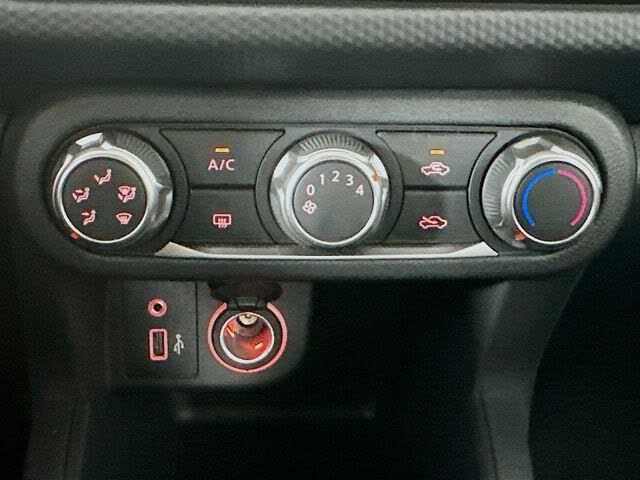 2025 Nissan Kicks