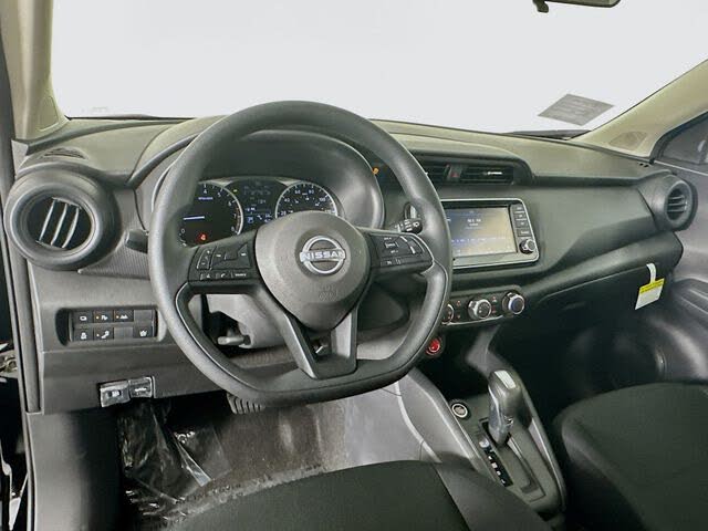 2025 Nissan Kicks