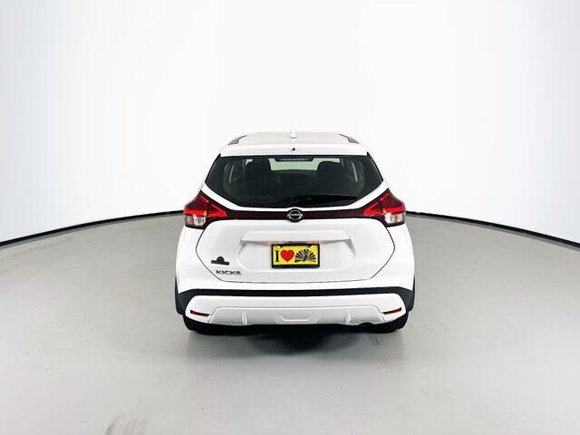 2025 Nissan Kicks