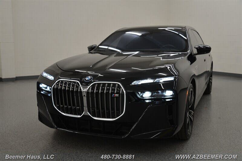 BMW i7