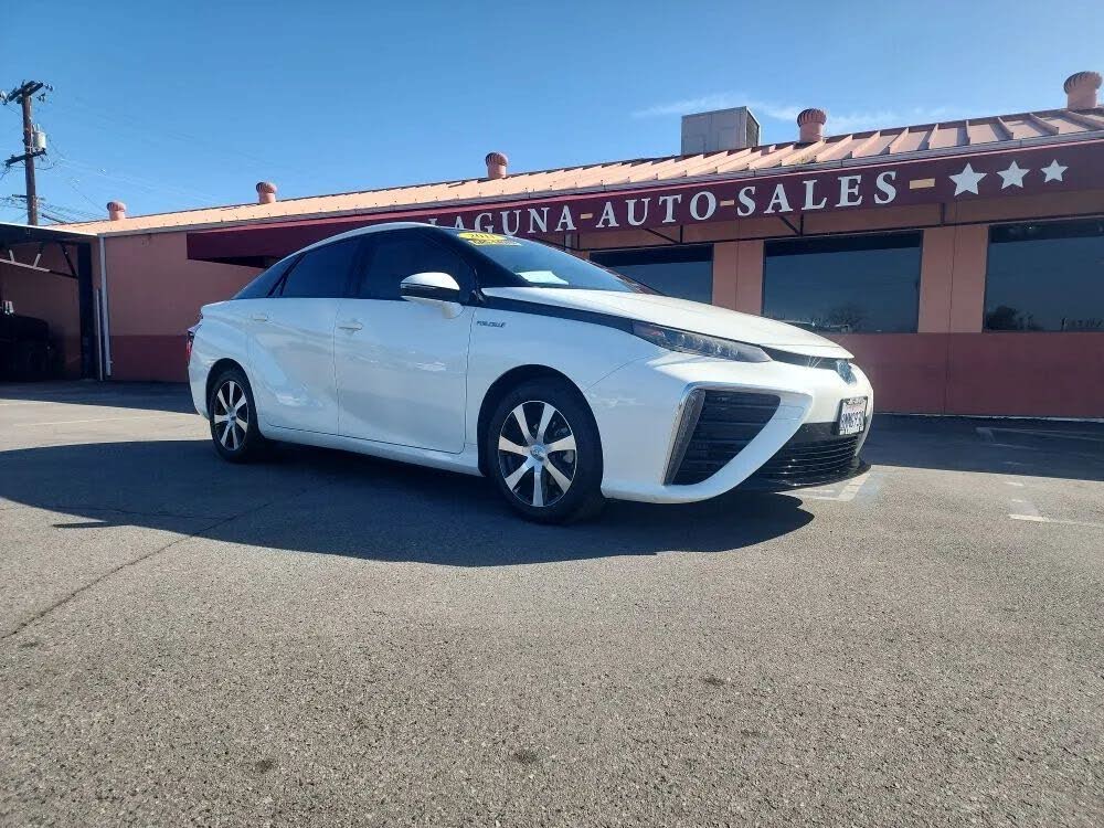 2014–2020 Toyota Mirai
