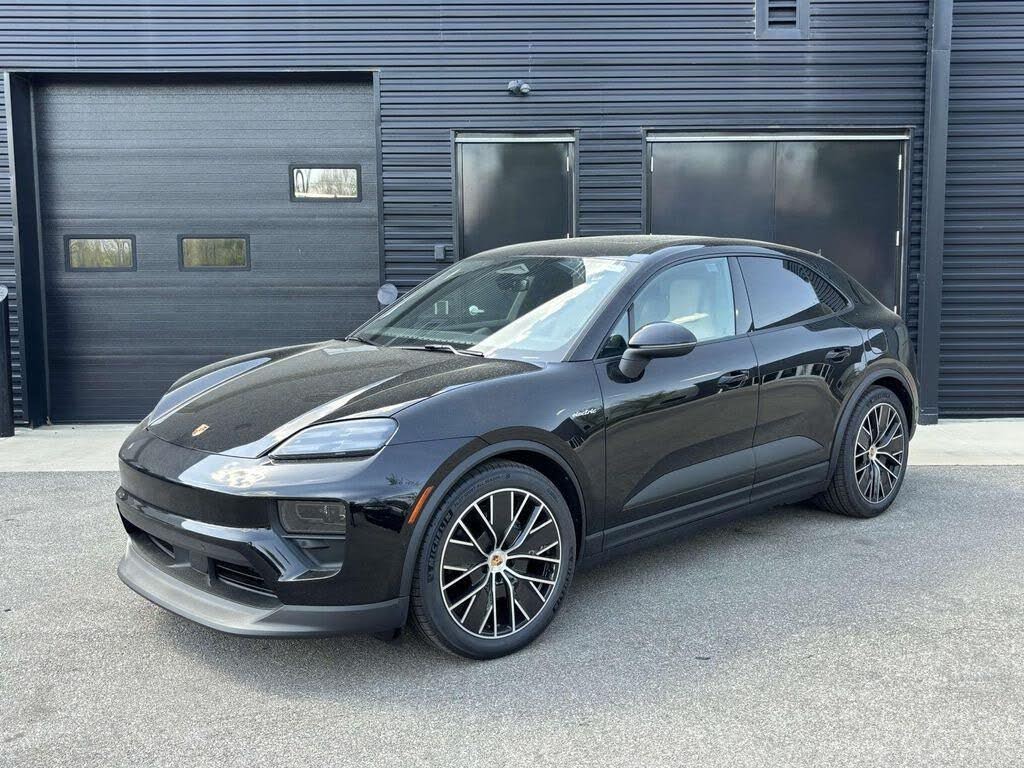2025 Porsche Macan