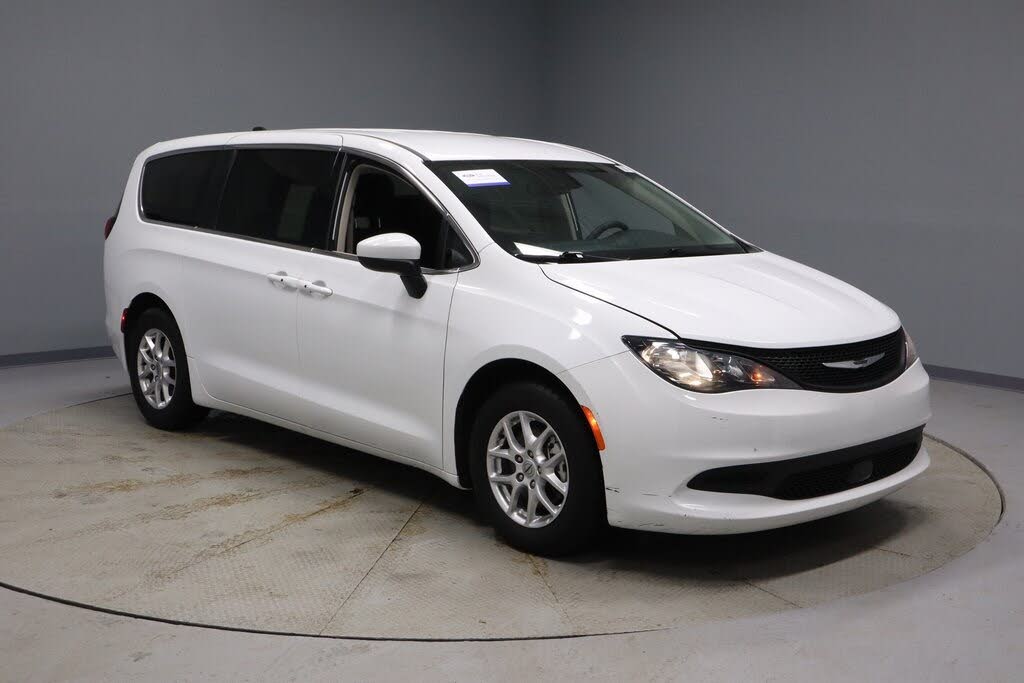 2023 Chrysler Voyager