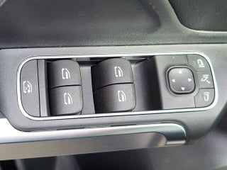 2025 Mercedes-Benz GLB