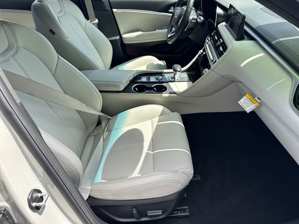 2025 Genesis G70